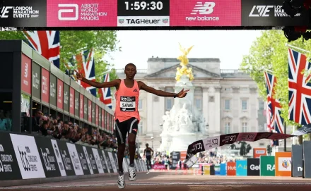 Ribercon - Queniano se torna primeiro atleta a correr maratona abaixo de 2 horas